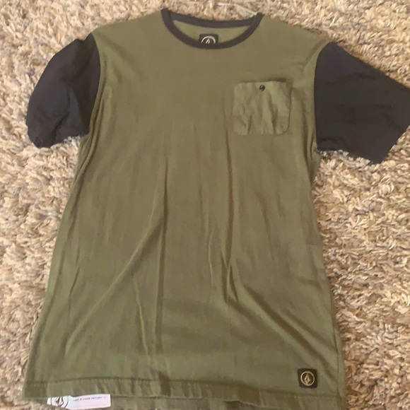 Volcom Other - Volcom boys large t shirt